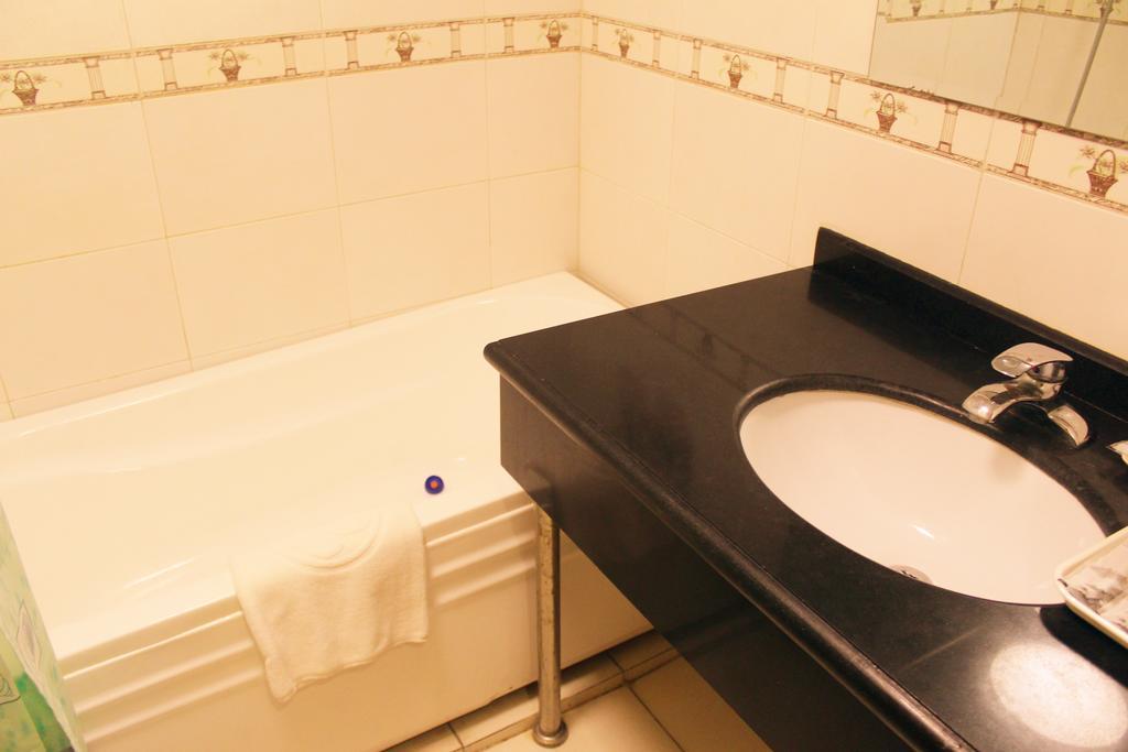 Rongbao Hotel Пекин Екстериор снимка